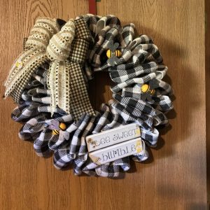 Bee Sweet Wreath