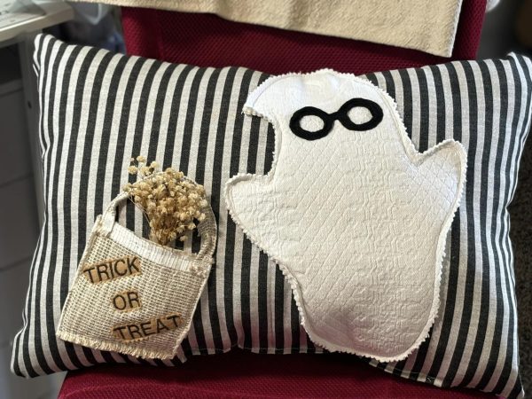 Trick-or-treat Ghost Pillow